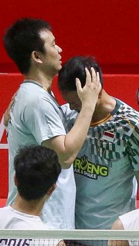 FOTO: Momen Haru The Daddies Resmi Pensiun usai Kalah di Indonesia Masters 2025: Hendra Tegar, Ahsan Menangis