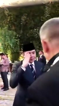 VIDEO: Presiden Prabowo Subianto berkunjung ke Rajghat Memorial, New Delhi, India, dalam rangka melakukan upacara peletakan karangan bunga,