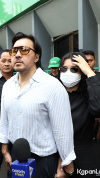 Potret David Eks Naif Damping Sang Putri Audrey Davis ke Pengadilan Untuk Kasus Video Syur, Persidangan Ditunda