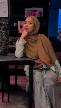 Feni Rose Pelit Komentar Soal Bantu Denada di Masa Sulit: Rezekinya dari Allah Ya Sudah, Takut jadi Sombong