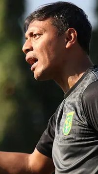 Kronologi Meninggalnya Legenda Persebaya Bejo Sugiantoro, Tiba-tiba Kolaps di Lapangan