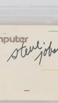 Kartu Nama Plus Tanda Tangan Steve Jobs Terjual Rp1,6 Miliar