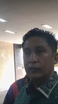 Masih Ngeles Soal Naik Meja Sidang, Jawaban Bingung Firdaus Oibowo saat Diperiksa Bareskrim Polri