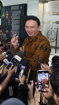 FOTO: Ekspresi Ahok Usai Penuhi Panggilan Kejagung Terkait Kasus Pertamina, Blak-blakan Alasan Diperiksa Sampai 8 Jam