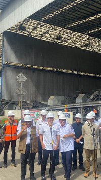Momen Pramono Anung dan Zulhas Sambangi 
