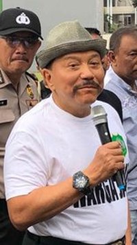 Asyik Gaya Jenderal Intelijen Darah Kopassus TNI AD, Petik Gitar Duet Bareng Sang Anak