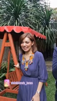 5 Potret Halaman Belakang Quraish Shihab, Ada Kolam Renang, Musala Hingga Gang Kecil Menuju Rumah Najwa Shihab