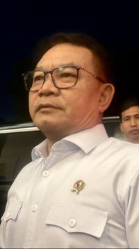 VIDEO: Reaksi Eks Kasad Dudung Masuk Bursa Calon Ketum PPP, Gembira Hercules Cium Tangan Sutiyoso