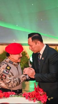 Sama-Sama Gagah dan Tinggi, Potret Brigjen Hengki Haryadi Pose Bareng AHY di Ultah Hendropriyono ke-80 Tahun Disorot