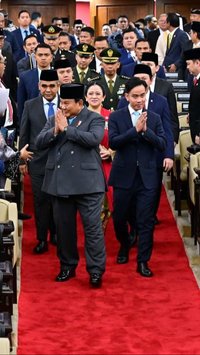 VIDEO: Beda Sikap Cara Gibran Sambut SBY Hingga Try Sutrisno Jelang Upacara HUT Ke-80 RI