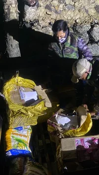 FOTO: TNI AL Gagalkan Penyelundupan Ribuan Kosmetik Ilegal di Perbatasan Sebatik