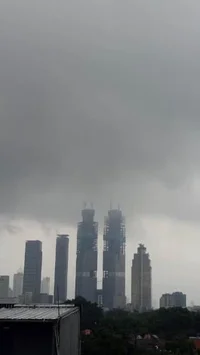 BPBD DKI Keluarkan Peringatan Dini, Jakarta Waspada Cuaca Ekstrem hingga 3 Mei 2026