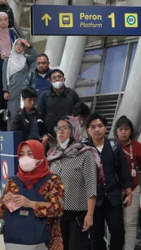 FOTO: Pengguna LRT Jabodebek Tembus 195 Ribu Saat Libur Panjang