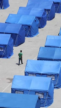 FOTO: Tenda Tenda Biru Tampung Pengungsi di Beirut