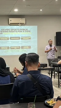 IEG Perluas Edukasi Nonton Bersama Legal di Surabaya, Dorong Kolaborasi Pelaku Usaha dan Komunitas Olahraga