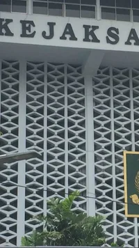 Kejagung Sita HP hingga Laptop Hasil Geledah Enam Lokasi Kasus Korupsi MBG
