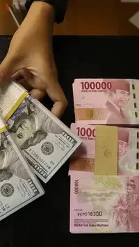 Rupiah Menguat ke Rp17.930 per USD pada Jumat Pagi