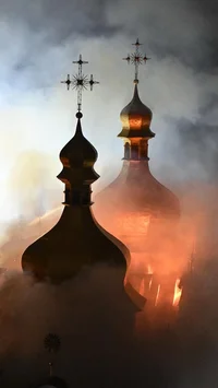 FOTO: Rudal Rusia Hantam Katedral Bersejarah di Kyiv Puluhan Warga Terluka