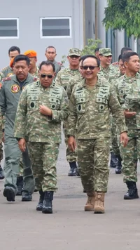 Kaskoopsudnas Dampingi Wakasau Tinjau Kesiapan Lanud Suryadarma