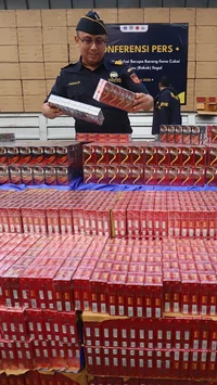 FOTO: Bea Cukai Gagalkan Peredaran  8,9 Juta Batang Rokok Ilegal