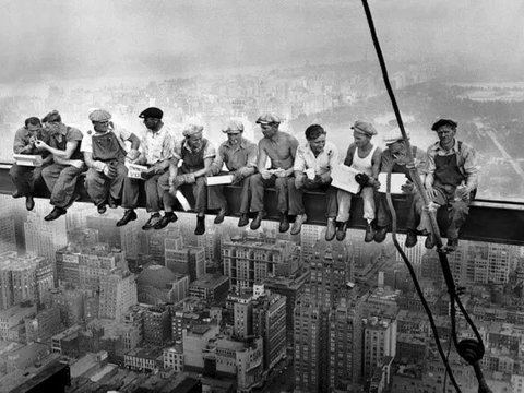 Lunch atop a Skyscraper - Unknown, 1932