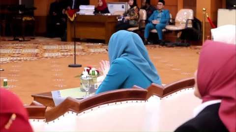 Arumi Merasa Senang Sang Suami Sampaikan Pidato