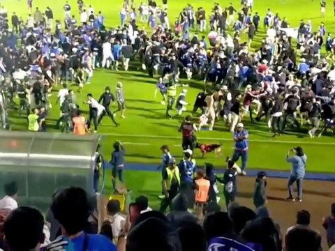 FOTO: Mengenang Peristiwa Kelam 1 Tahun Tragedi Maut di Stadion Kanjuruhan, 135 Suporter Tewas Sia-Sia