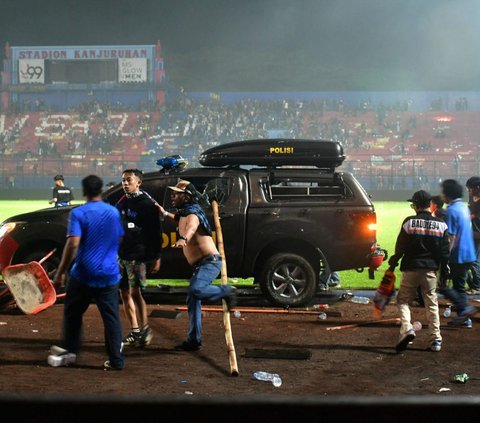 FOTO: Mengenang Peristiwa Kelam 1 Tahun Tragedi Maut di Stadion Kanjuruhan, 135 Suporter Tewas Sia-Sia