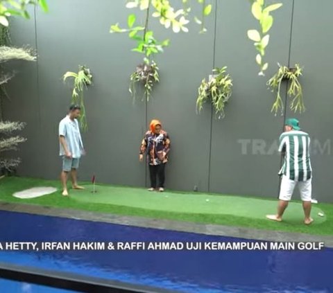 Potret Rumah Mewah Hetty Koes Endang, Luas Bergaya Modern Dilengkapi Kolam Renang & Area Golf