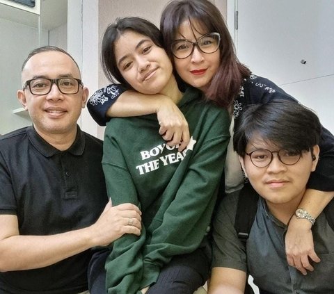 Putri Cantik Novita Angie Jatuh di Eskalator dan Dilarikan ke RS, Begini Kondisinya