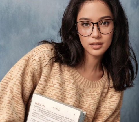 Potret Dian Sastrowardoyo Dalam AI Yearbook Bikin Pangling, Cantik Dipuji Mirip Maudy Ayunda