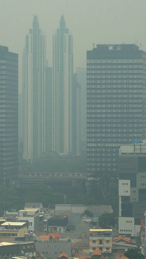 Sementara berdasarkan silika.jakarta.go.id pada Minggu (1/10/2023), kualitas udara Jakarta secara<br>keseluruhan disebutkan tidak sehat dengan angka PM2,5 sebesar 127 atau berada pada rentang 101-19.<br>