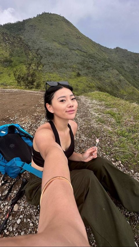 Beberapa Foto Wendy Walters yang Saat Ini Rajin Naik Gunung, Netizen berpendapat Auranya Makin Kalem dan Bahagia