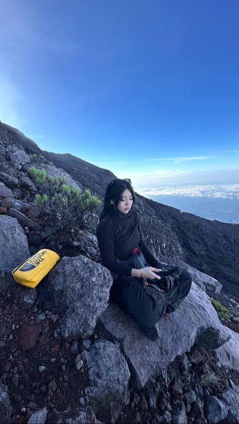 Beberapa Foto Wendy Walters yang Saat Ini Rajin Naik Gunung, Netizen berpendapat Auranya Makin Kalem dan Bahagia