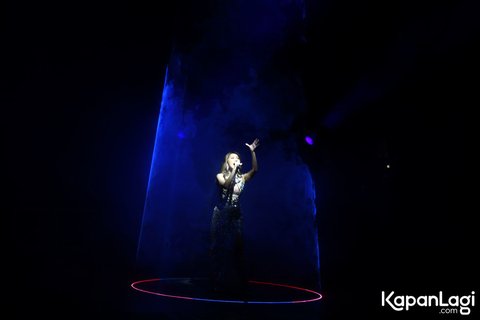 Memukau di Panggung, 10 Foto Bunga Citra Lestari Tampil Energik Di 'Circus Concerto'