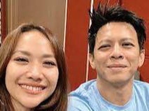 Momen BCL Tiba-tiba Dicium Ariel saat Mau Naik Panggung, Aksi Sang Vokalis Ramai jadi Perbincangan
