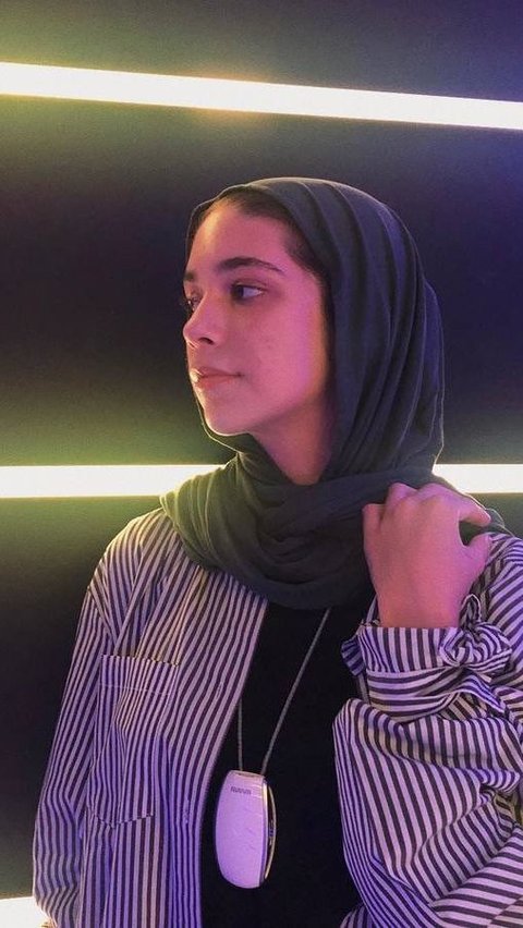 Pesonanya BIkin Sejuk, 8 Foto Cantik Isabel Tramp yang Kini Berusia 18 Tahun