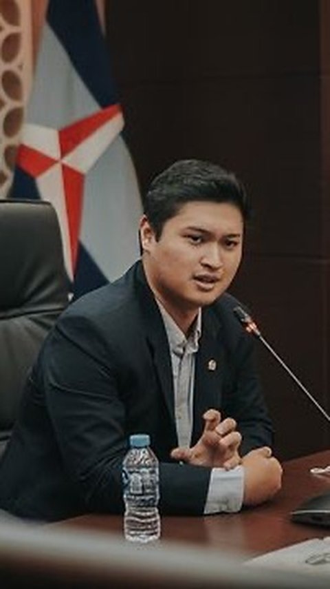 Fakta Sosok Rizki Natakusumah, Politikus Muda yang Diduga Jadi Kekasih Baru Beby Tsabina