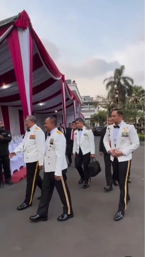 Mayor di Antara Para Jenderal TNI, Potret Gagah AHY Hadiri Parade Senja Penampilannya jadi Sorotan