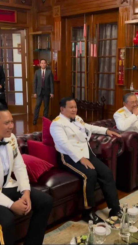 Mayor di Antara Para Jenderal TNI, Potret Gagah AHY Hadiri Parade Senja Penampilannya jadi Sorotan