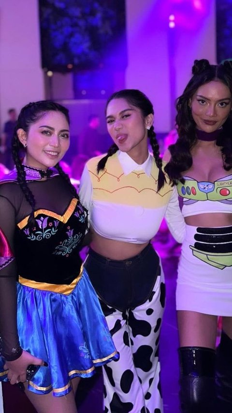 Portrait of Cosplay Artists Style at Azizah Salsha's 20th Birthday Party, Appearances of Rachel Vennya and Iis Dahlia Highlighted