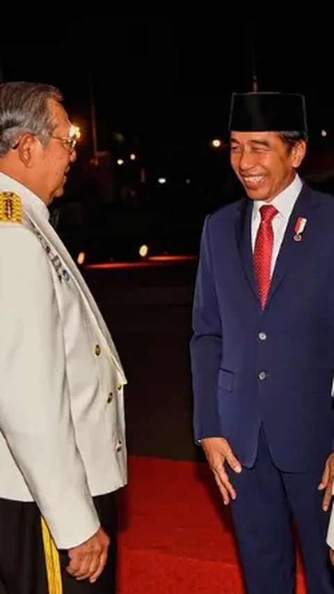 Momen Hangat Penuh Tawa Jokowi, SBY dan Prabowo Hadiri Parade Senja HUT TNI