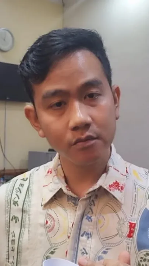 Relawan Prabowo Dorong Gibran jadi Cawapres, Blak-blakan Kesuksesan Pimpin Solo<br>