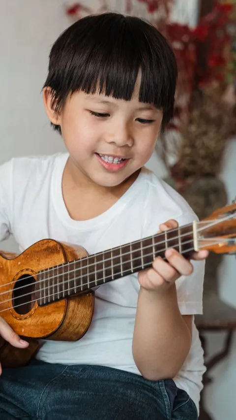 9 Cara Membesarkan Anak yang Cinta Musik dan Bisa Memainkannya