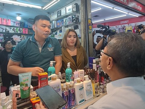 Pedagang ITC Cempaka Mas 'Ngadu' ke Mendag Zulhas: Pak Ada WNA Datang Pakai Visa Turis tapi Jualan di Sini