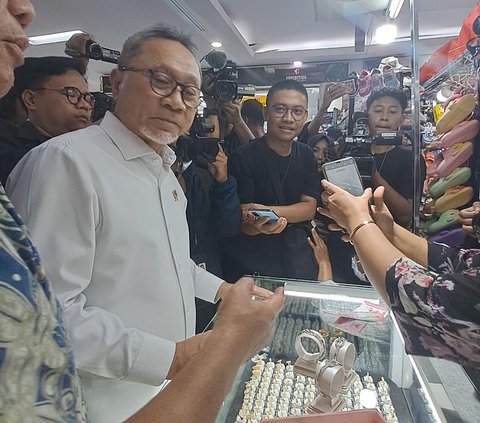 Pedagang ITC Cempaka Mas 'Ngadu' ke Mendag Zulhas: Pak Ada WNA Datang Pakai Visa Turis tapi Jualan di Sini