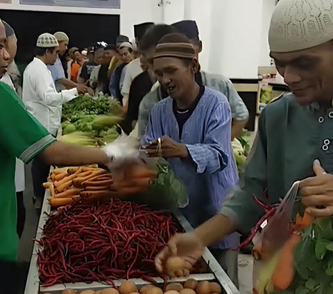 Viral Sedekah Sayur Gratis di Masjid Raya Uswatun Hasanah Cengkareng, Jemaah Boleh Ambil Sepuasnya