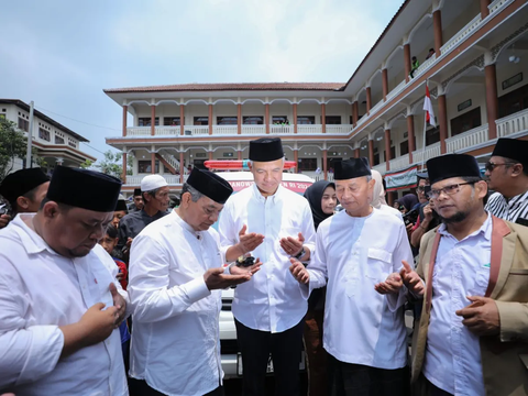 Sowan ke Para Kiai di Tasikmalaya, Ganjar Diskusi soal Strategi Memajukan Pendidikan Pesantren