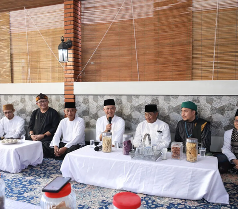 Sowan ke Para Kiai di Tasikmalaya, Ganjar Diskusi soal Strategi Memajukan Pendidikan Pesantren