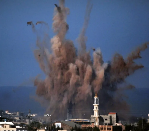 Terkena Dampak Perang Israel-Palestina, Kurs Rupiah Melemah ke Level Rp15.738 per USD